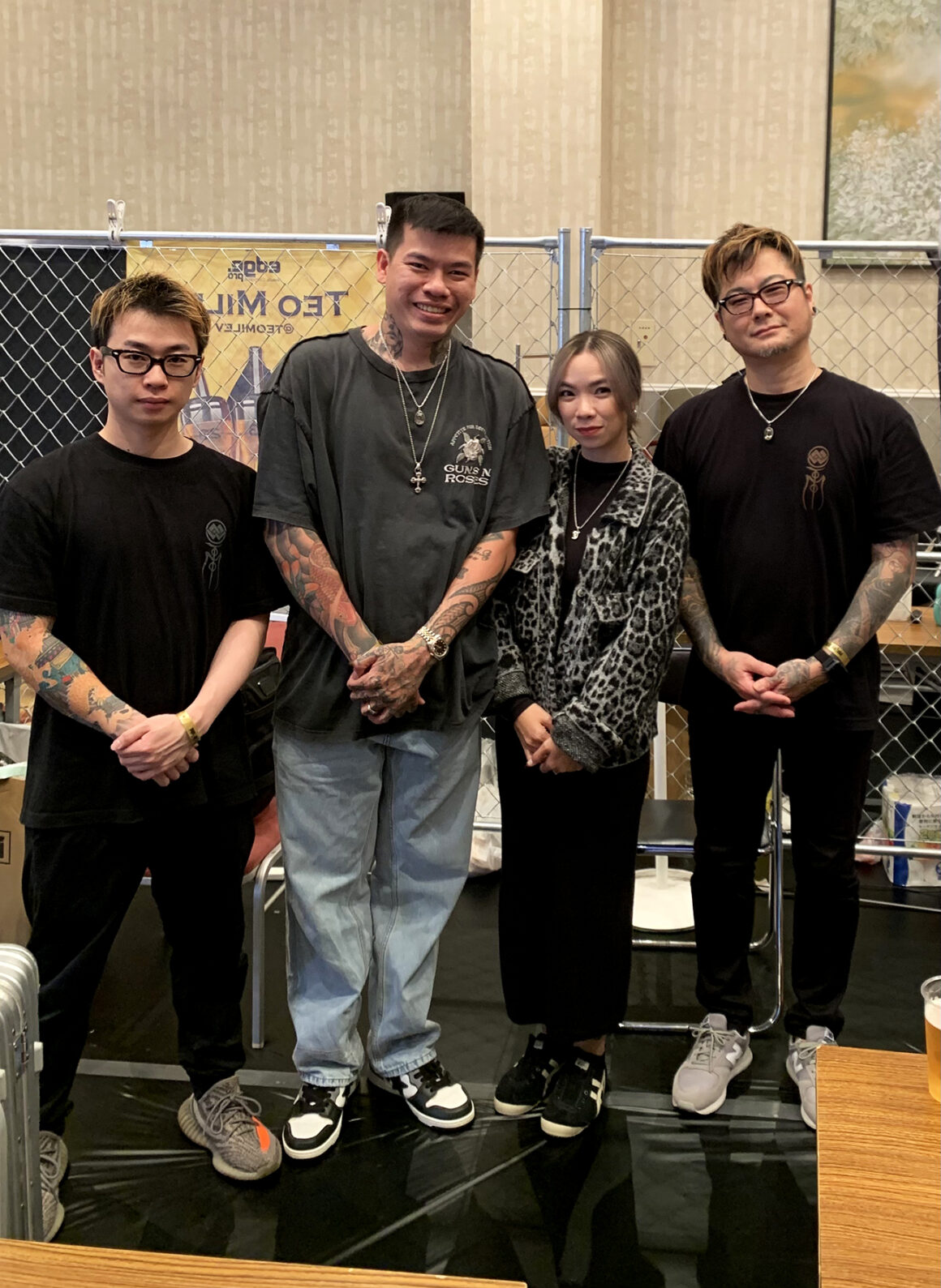 Tattoo artist Jun (2nd from left), @jun_newchoice